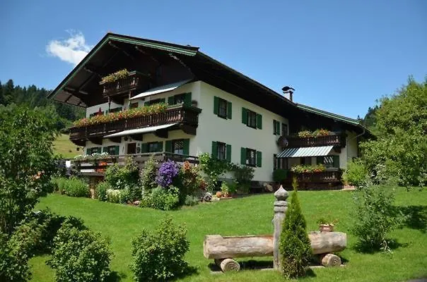 Haus Lindeneck - Erika Schwentner Appartamento Kössen