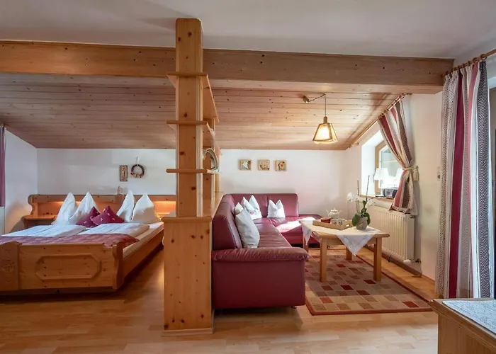 Haus Lindeneck - Erika Schwentner * Kössen